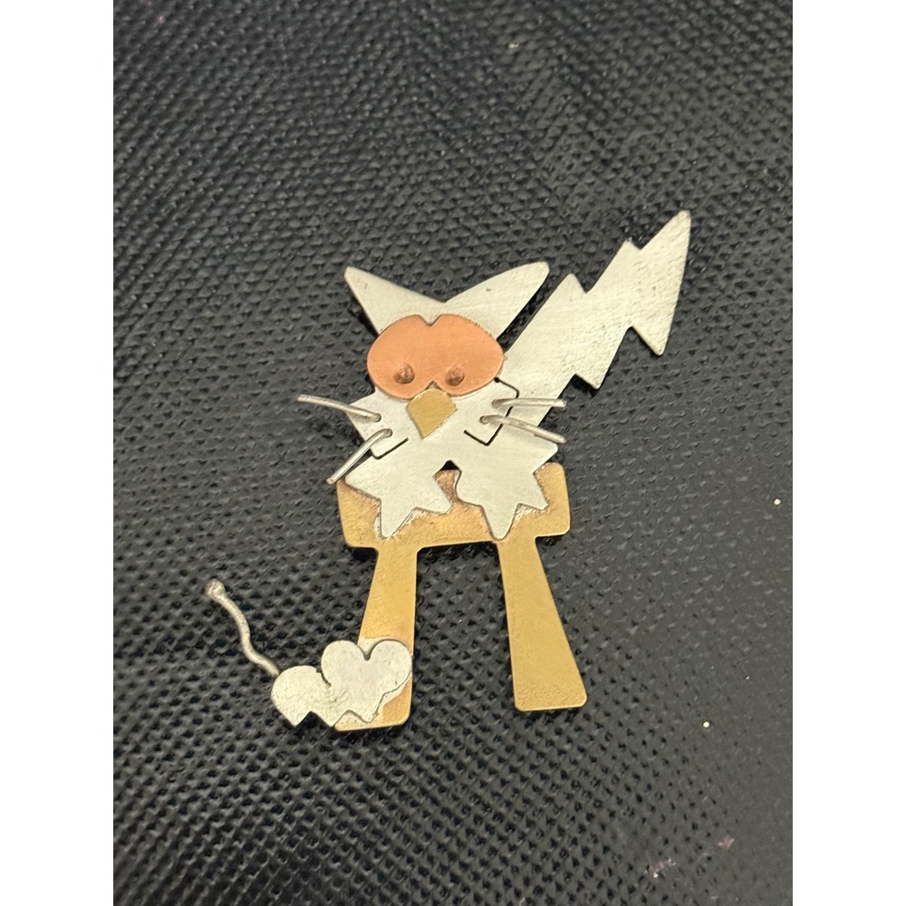 Laurie flannery signed   ‎  Sterling Silver & Brass Cat Pin Brooch 1994
